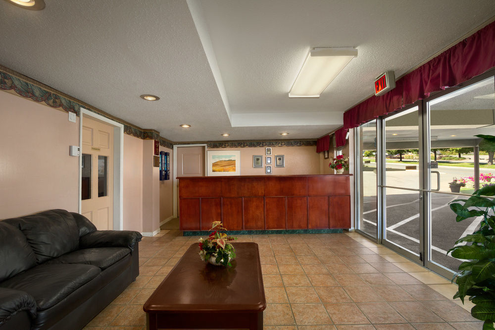 Knights Inn Kamloops Exterior foto